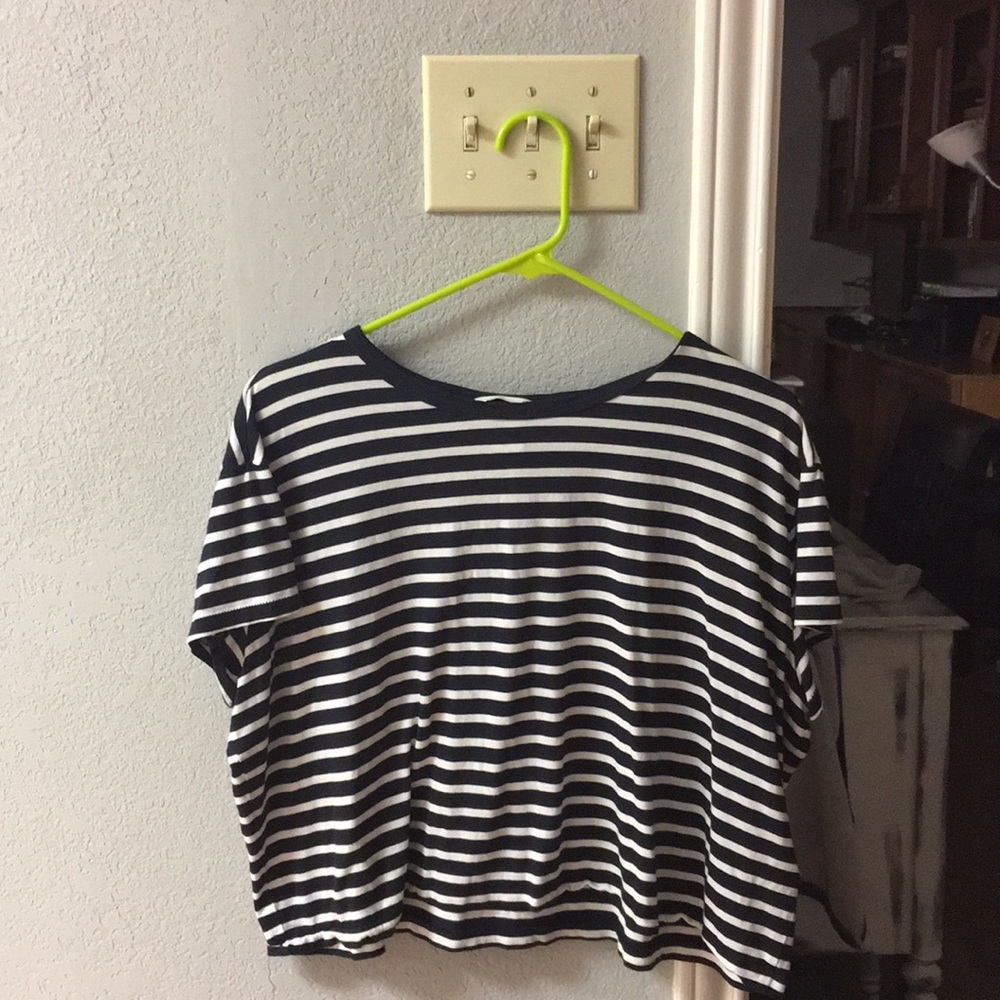 H & M t shirt